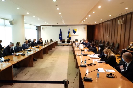 Vodstvo Zastupničkog i Doma naroda Parlamentarne skupštine BiH razgovarali sa komesarom Europske komisije za susjedstvo i proširenje